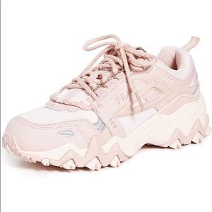 Fila women’s oakmont TR sneakers - size 9.5 EUC